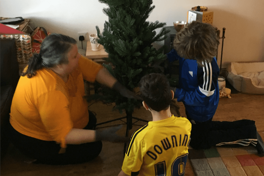 Christmas tree putting up