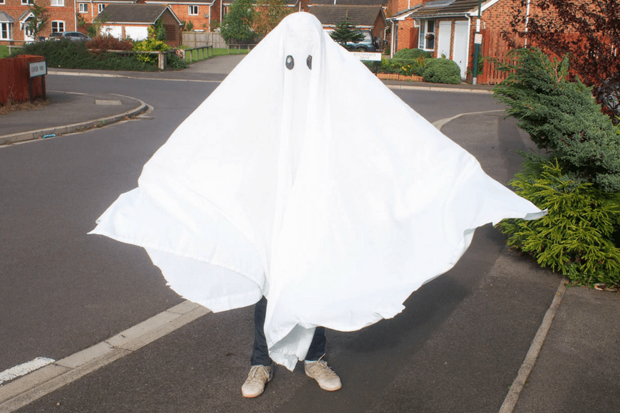 5 DIY Halloween Outfits from things you have at home Sheet Ghost