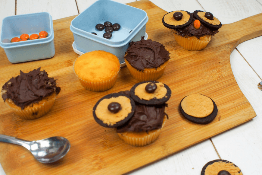 How to make Oreo Owl Cupcakes