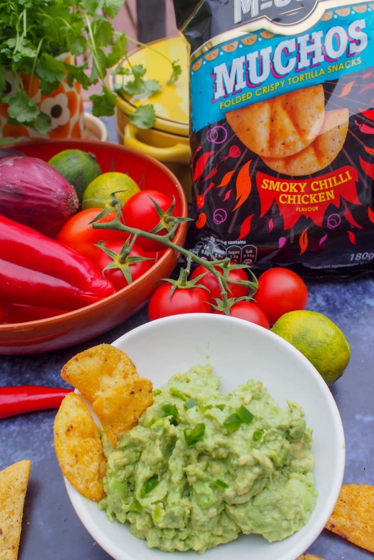 Family Friendly Guacamole - This quick and easy kid-friendly guacamole recipe is mild & delicious with no hot chillies! 