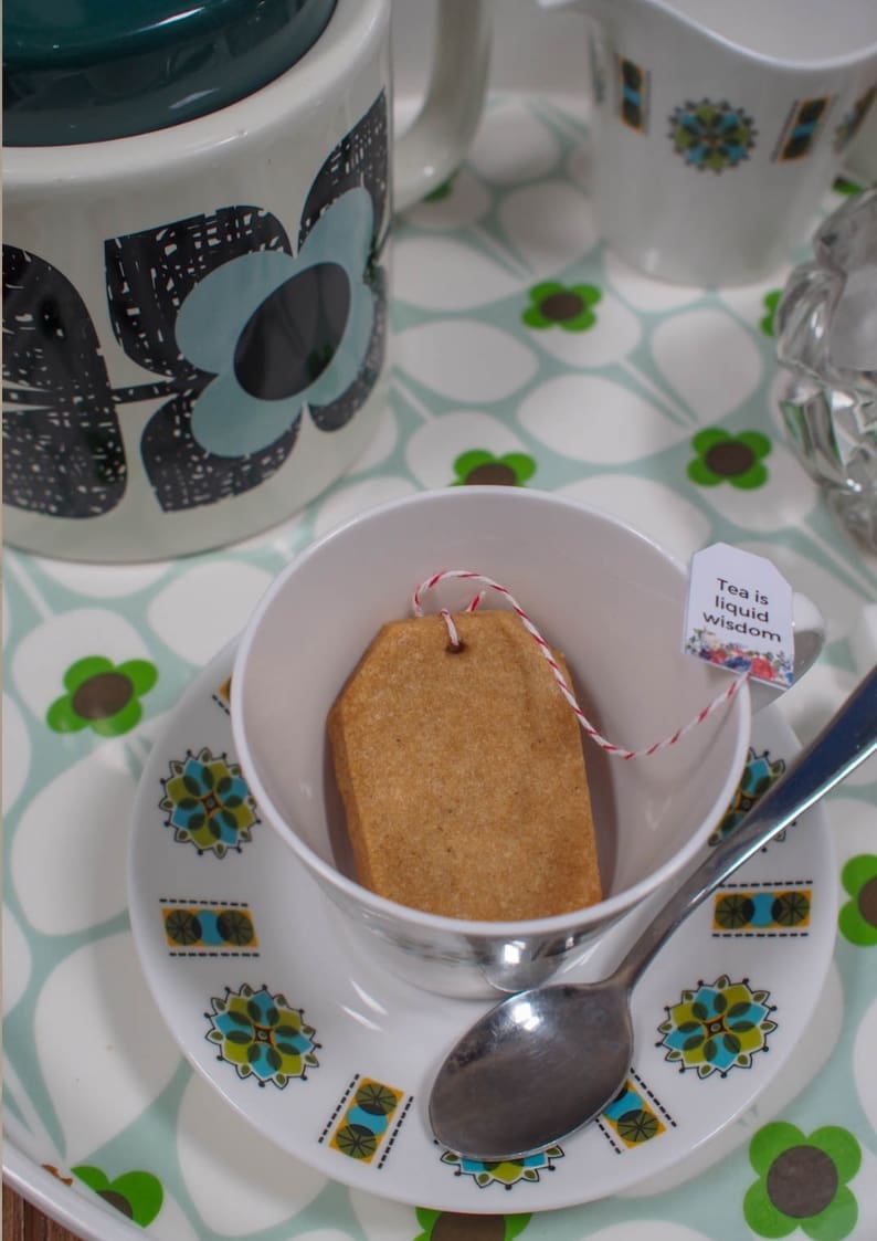 Chai Tea Bag Cookies with Free
Tea Bag Tag Printable. Host an adorable tea party with these delicious shortbread tea bag cookies. 